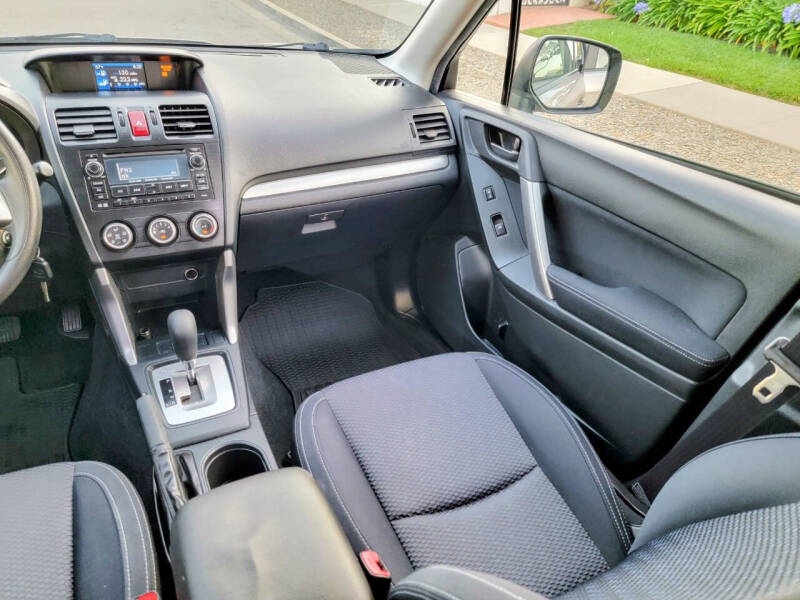 2015 Subaru Forester 2.5i