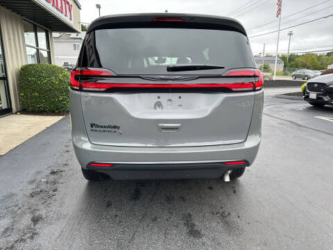 2023 Chrysler Pacifica Touring L