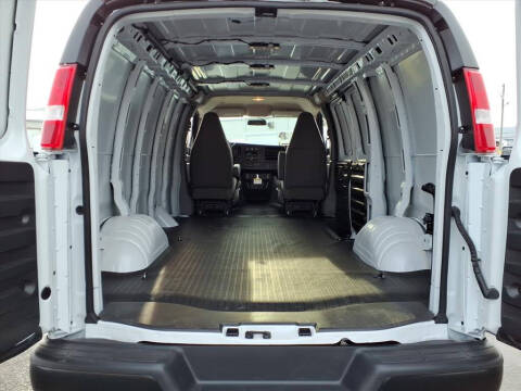 2025 Chevrolet Express 2500