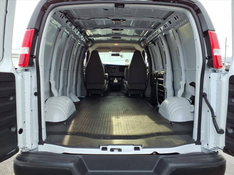 2025 Chevrolet Express 2500