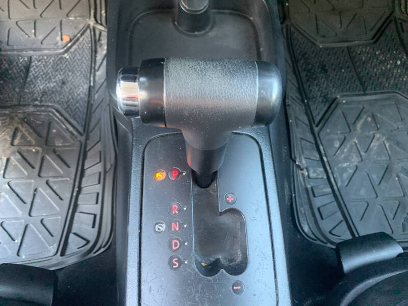 2010 Volkswagen New Beetle Base PZEV