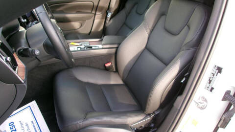 2025 Volvo V60 Cross Country B5 Plus