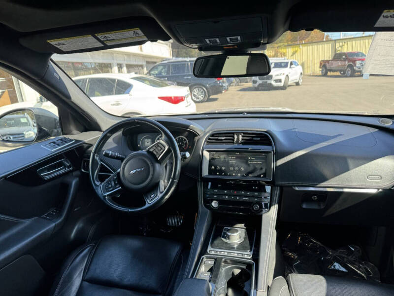 2018 Jaguar F-PACE S