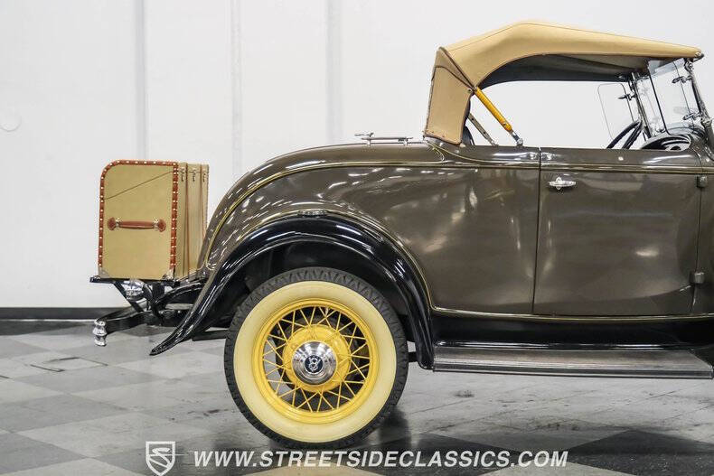 1932 Ford Model 18