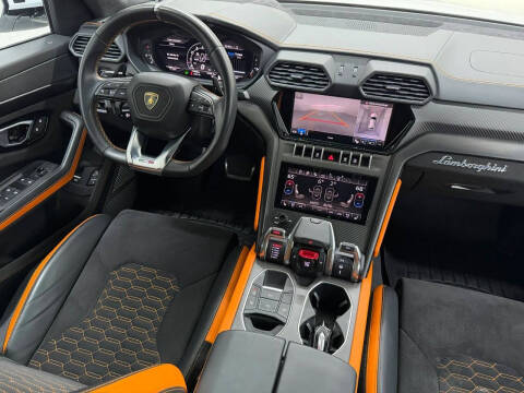 2022 Lamborghini Urus