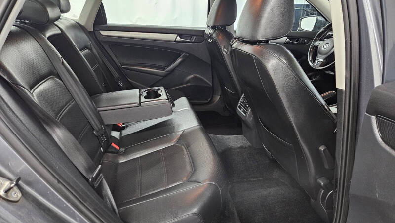 2013 Volkswagen Passat SE