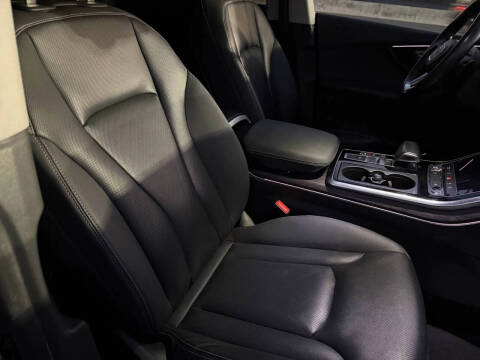 2019 Audi Q8 quattro Premium Plus 55 TFSI