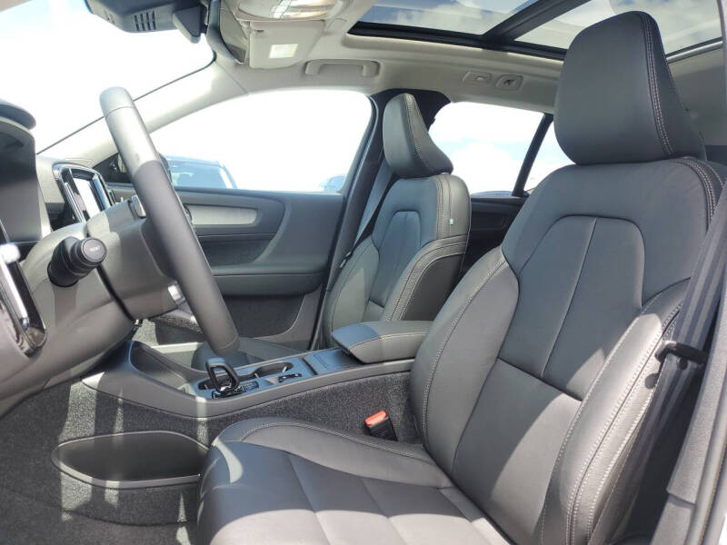 2026 Volvo XC40 B4 Core