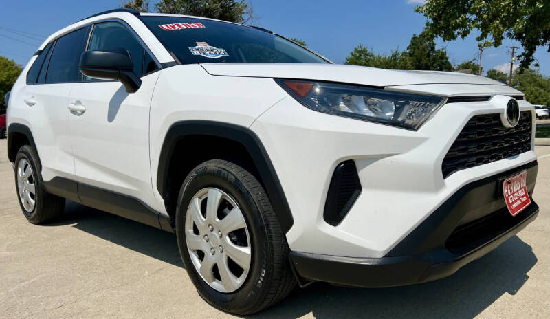 2020 Toyota RAV4 LE