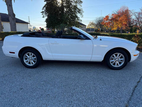 2006 Ford Mustang V6 Deluxe