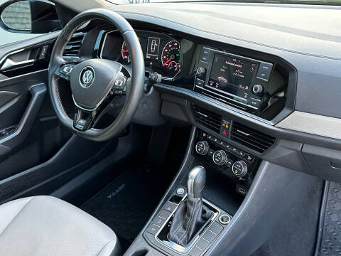 2019 Volkswagen Jetta R-Line