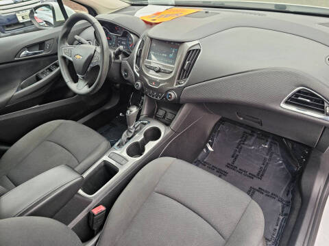 2017 Chevrolet Cruze LT Auto