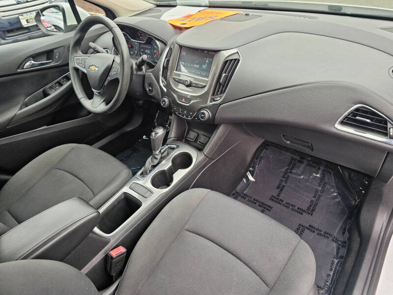 2017 Chevrolet Cruze LT Auto