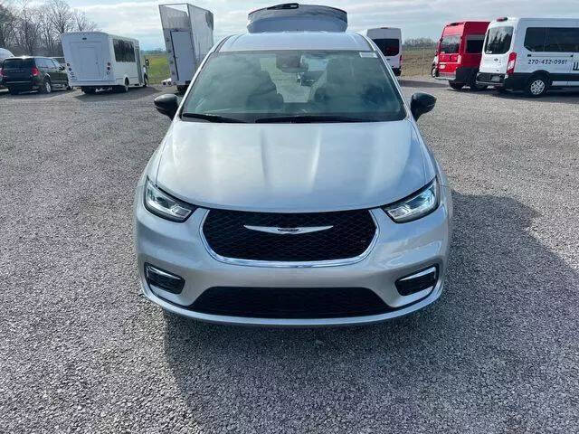 2024 Chrysler Pacifica Touring