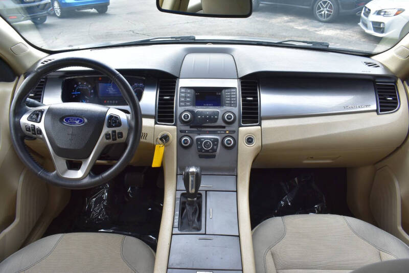 2015 Ford Taurus SEL