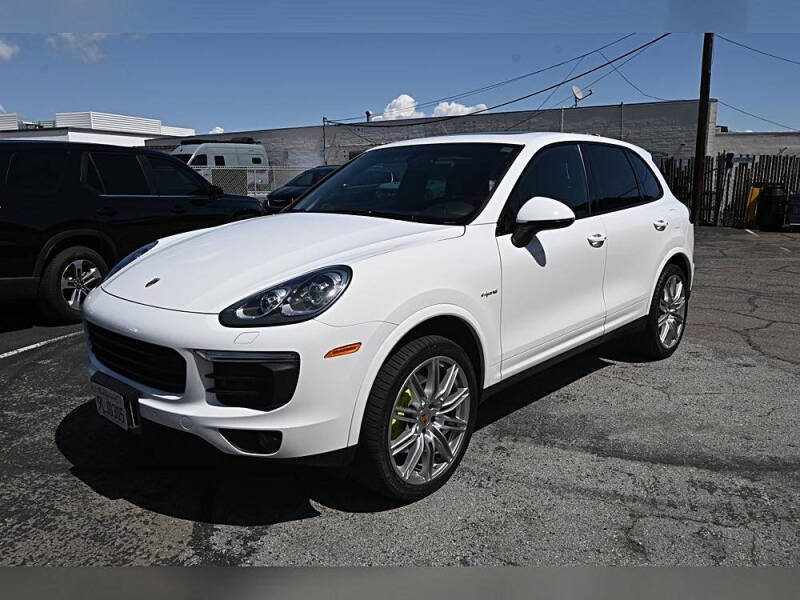 2018 Porsche Cayenne S E-Hybrid Platinum Edition
