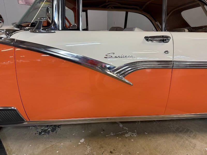1956 Ford Sunliner