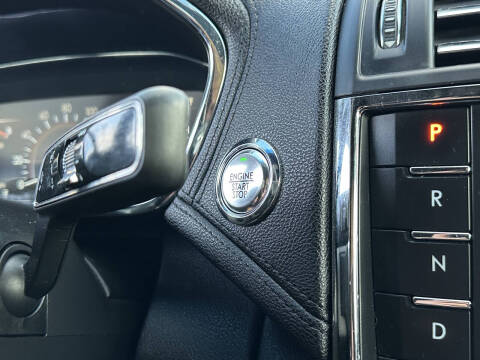 2017 Lincoln Continental Select