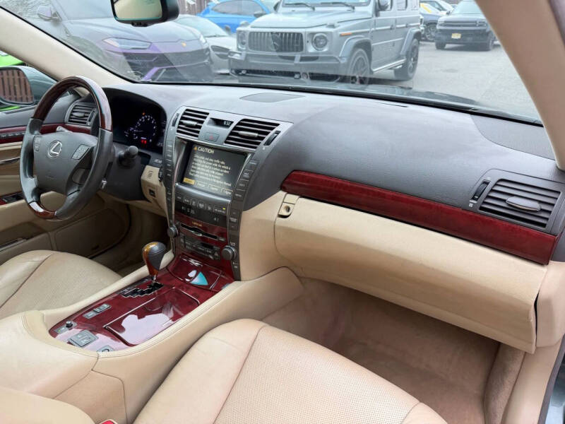 2007 Lexus LS 460