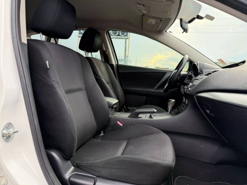 2013 Mazda MAZDA3 i Touring