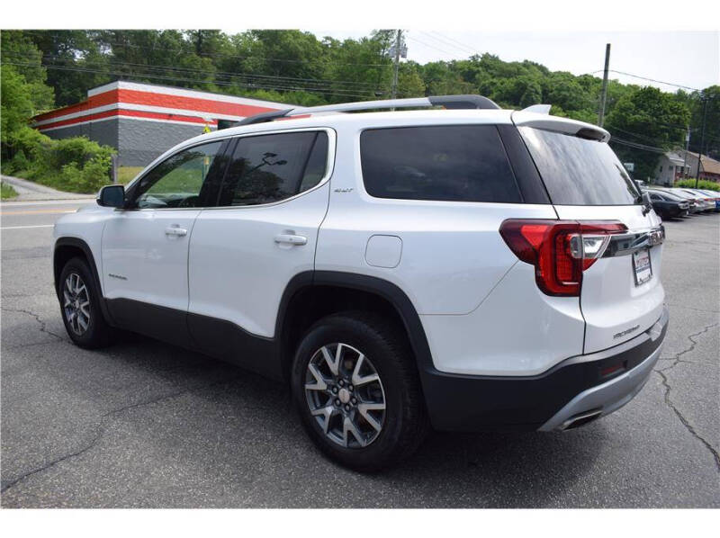 2023 GMC Acadia SLT