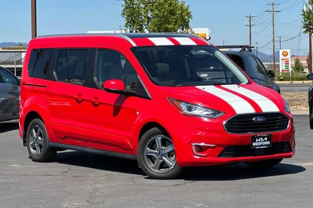2022 Ford Transit Connect Titanium