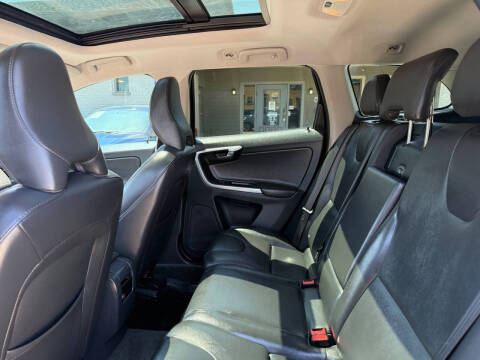 2016 Volvo XC60 T6 Drive-E Platinum