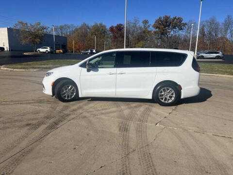 2024 Chrysler Pacifica Touring L