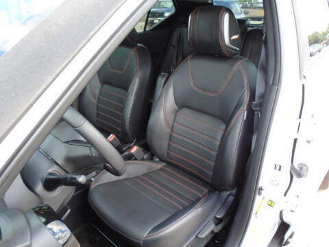 2020 Nissan Kicks SR