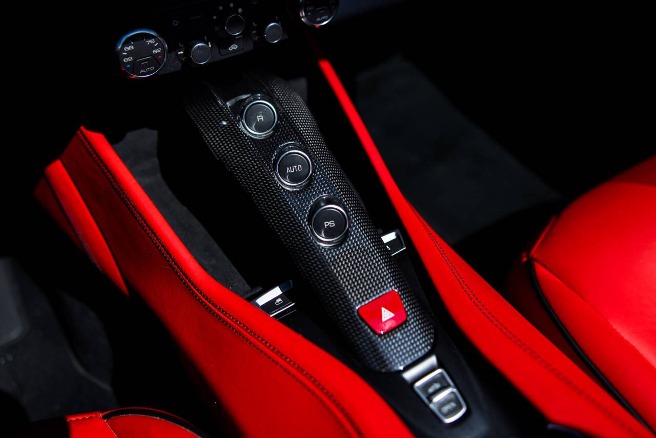 2015 Ferrari California T 44