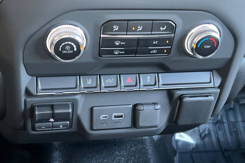 2025 GMC Sierra 2500HD Pro