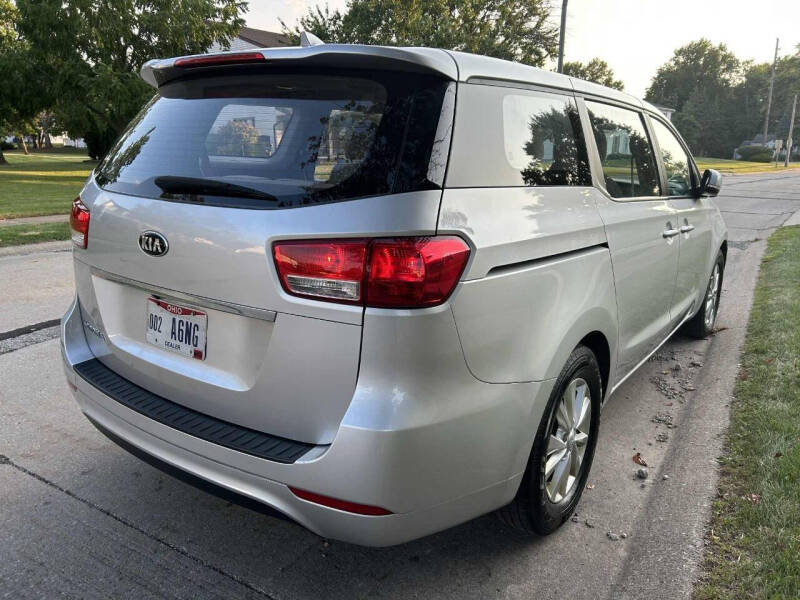 2016 Kia Sedona L