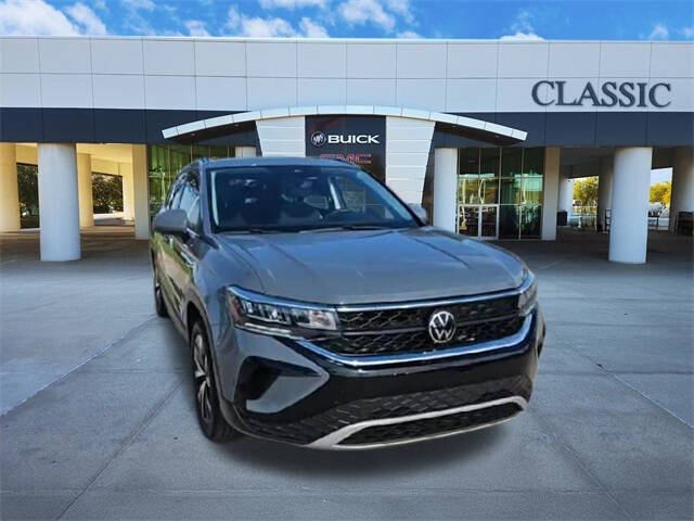 2022 Volkswagen Taos SE 4Motion