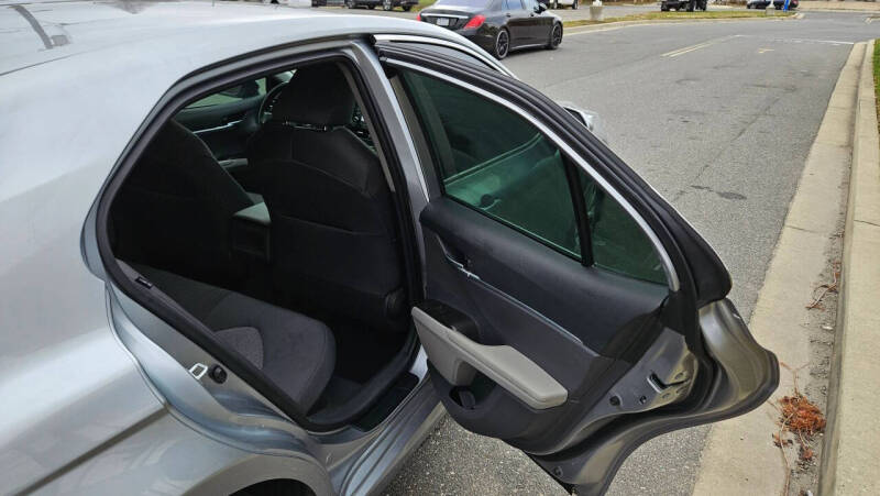 2021 Toyota Camry Hybrid LE