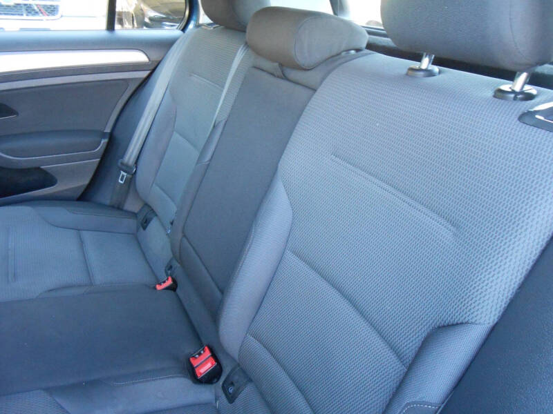 2016 Volkswagen Golf TSI S