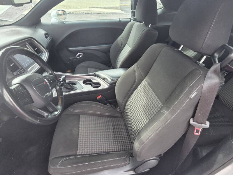 2022 Dodge Challenger SXT