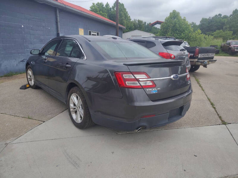2015 Ford Taurus SEL