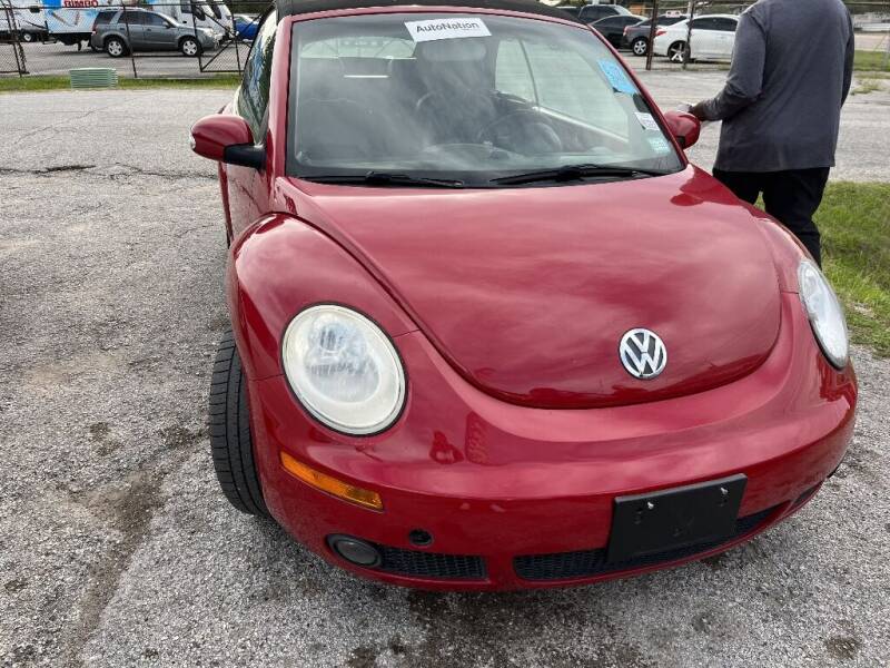 2006 Volkswagen New Beetle Convertible for sale at SCOTT HARRISON MOTOR CO in Houston TX