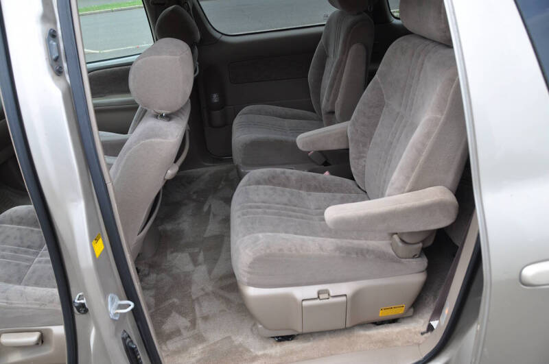2002 Toyota Sienna LE