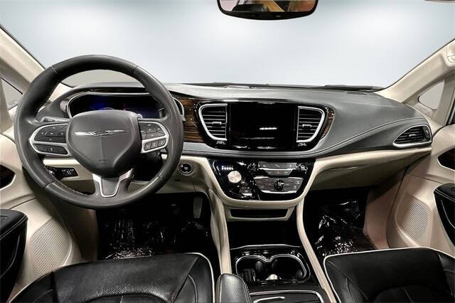 2023 Chrysler Pacifica Plug-In Hybrid Limited