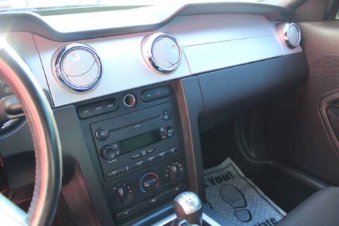 2007 Ford Mustang GT Deluxe