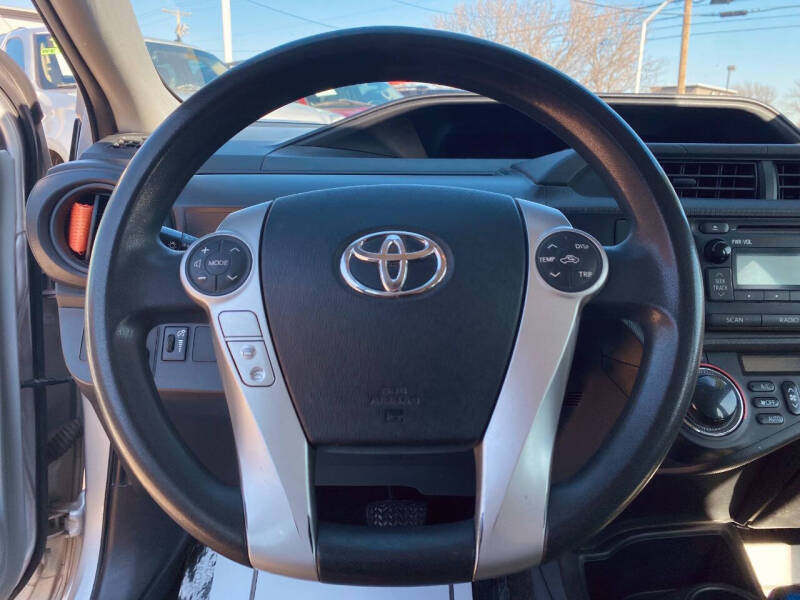 2014 Toyota Prius c Four