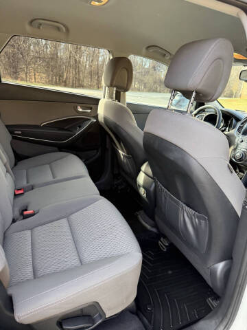 2017 Hyundai Santa Fe SE