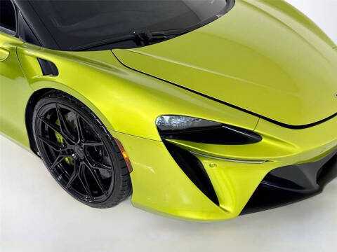 2023 McLaren Artura