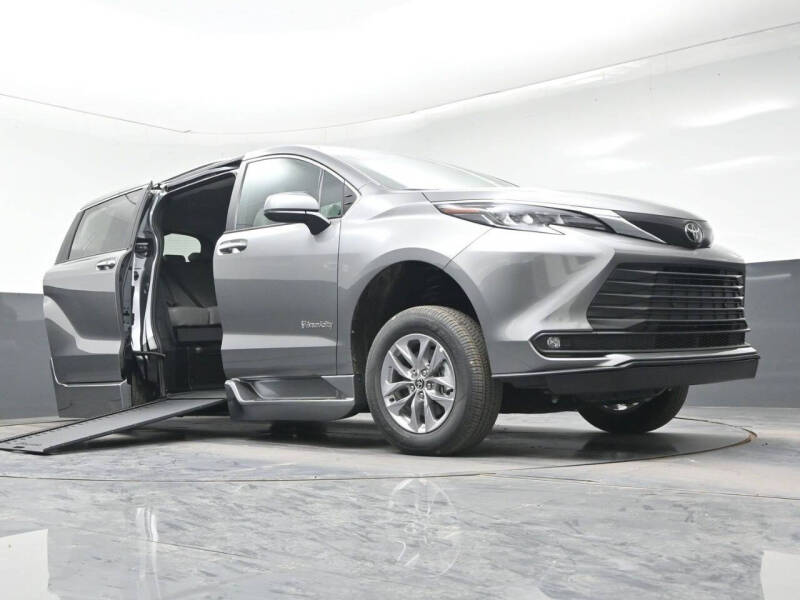 2026 Toyota Sienna XLE 7-Passenger