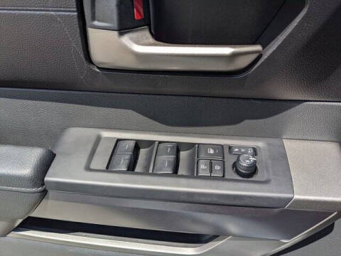 2025 Toyota Sequoia SR5