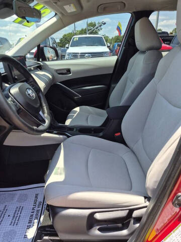 2024 Toyota Corolla Cross LE