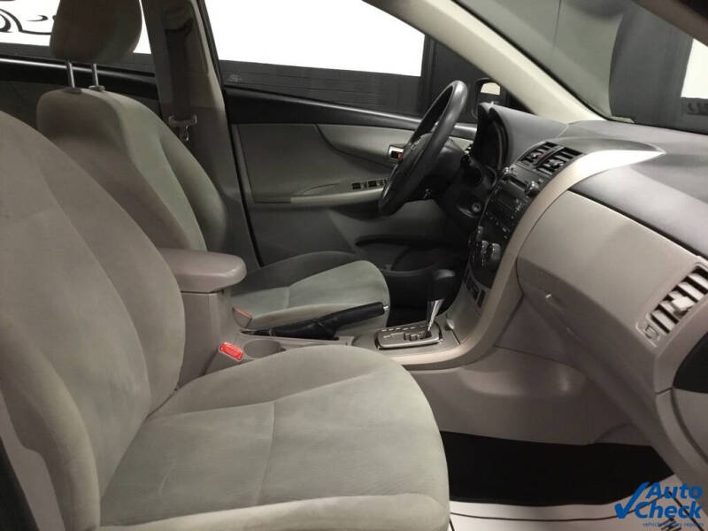 2011 Toyota Corolla LE