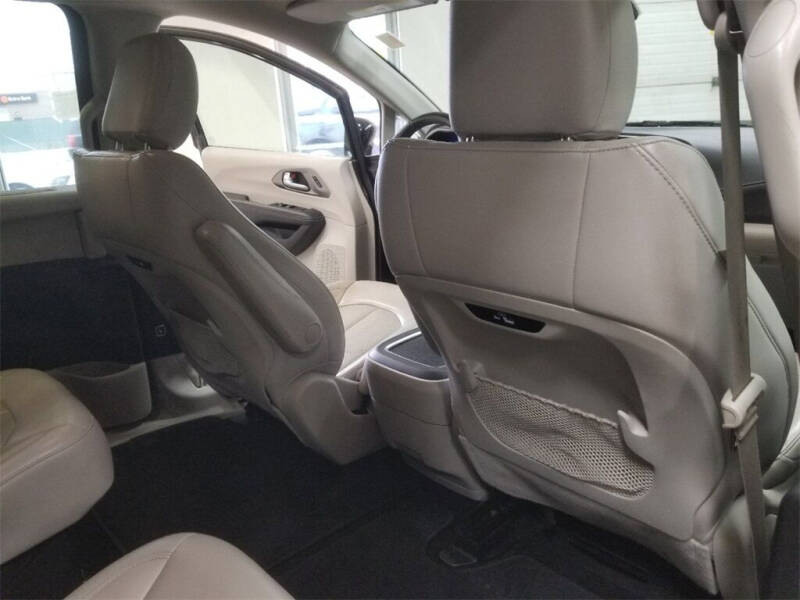 2021 Chrysler Pacifica Touring L