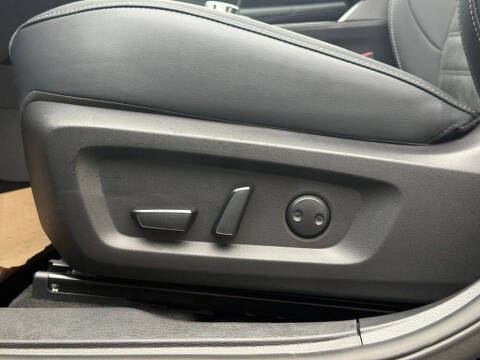 2025 Mitsubishi Outlander PHEV SE